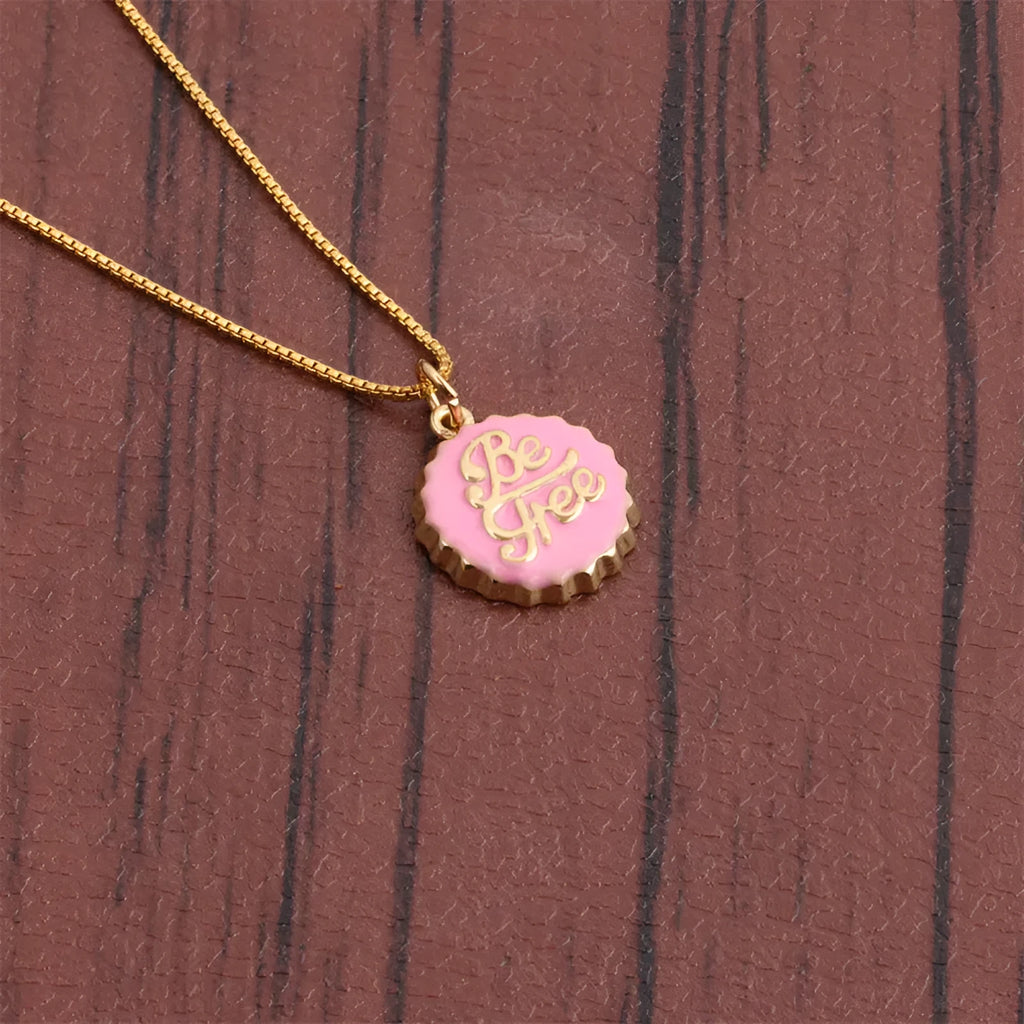 Copper bottle cap pendant necklace with 18K gold plating on a 40 cm box chain.
