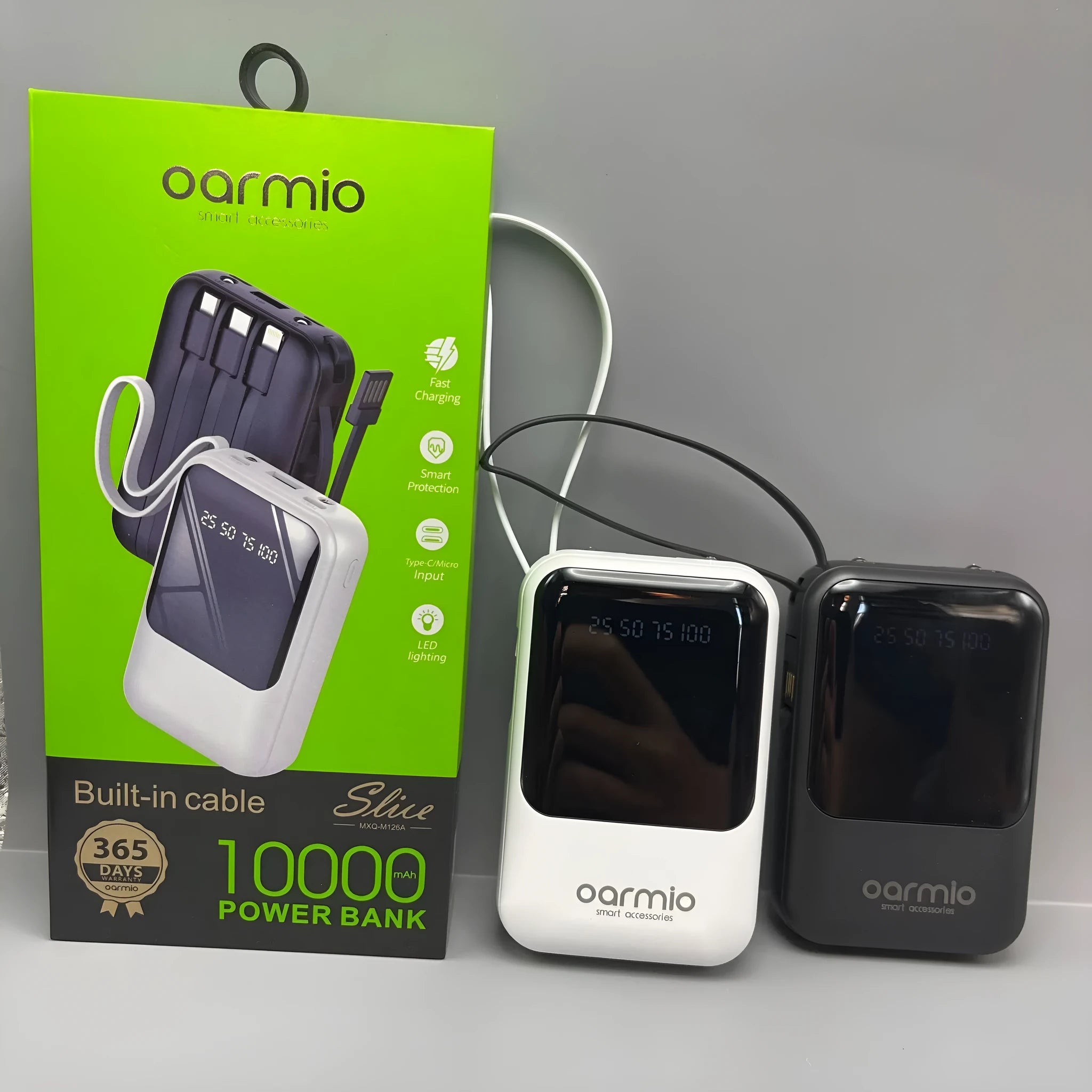 Oarmio Mini M126A 10000mAh portable power bank with integrated cable in white, PVC shell