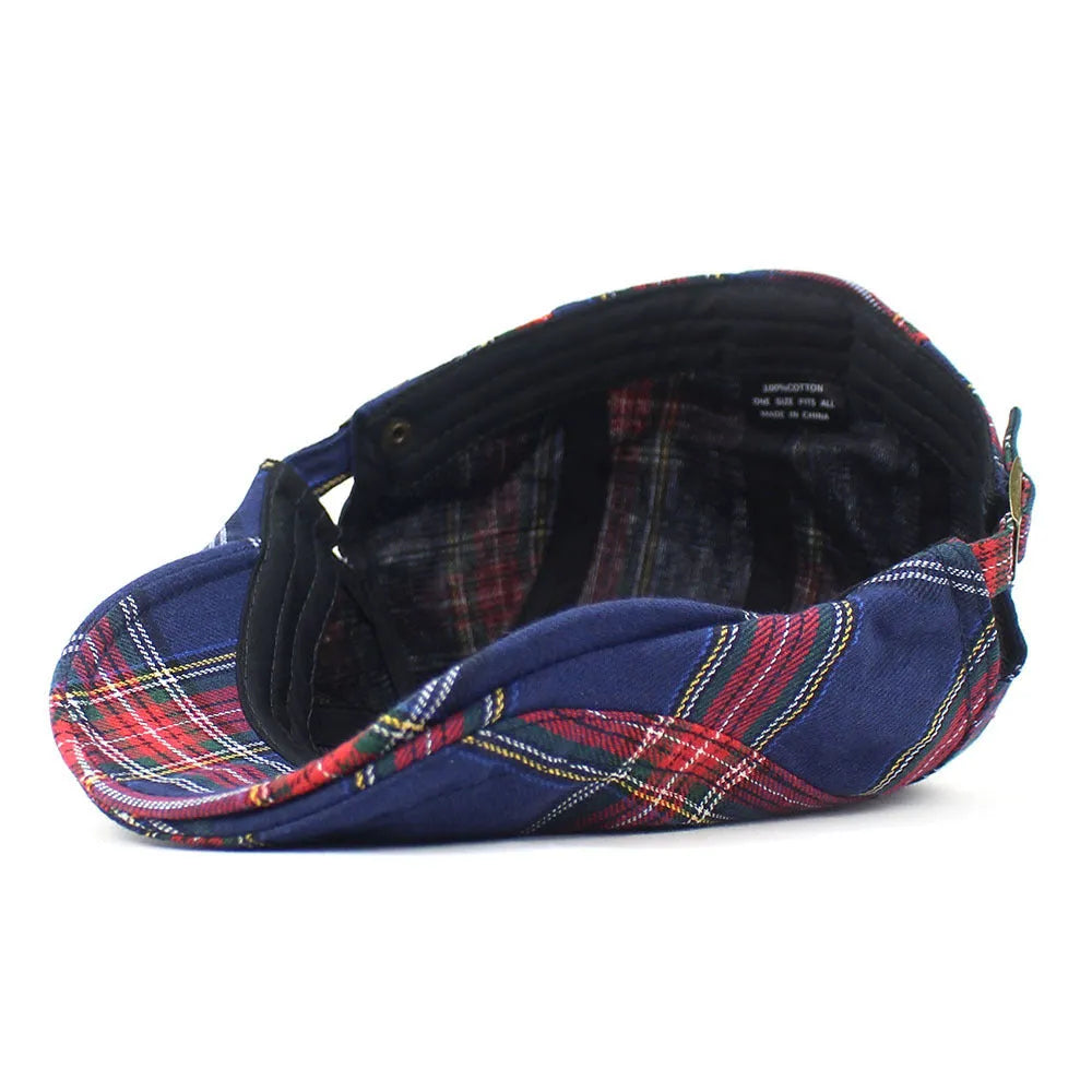 Retro plaid beret for men and women in red with dome crown and curved brim