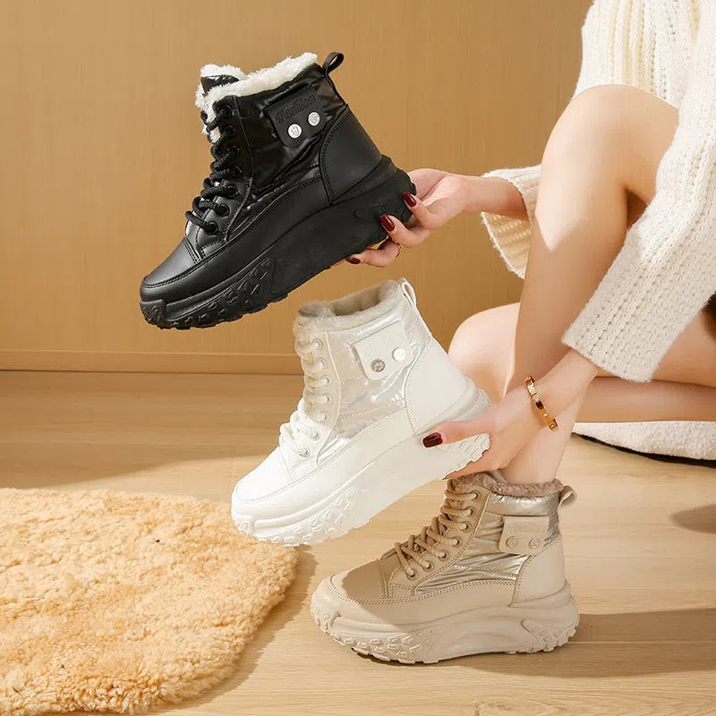 Pair of fleece-lined high-top windproof boots in khaki with PU upper and thick PVC sole, sizes 35-40