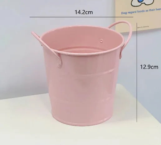 A round metal pen holder in a choice of colours for desktop stationery storage.