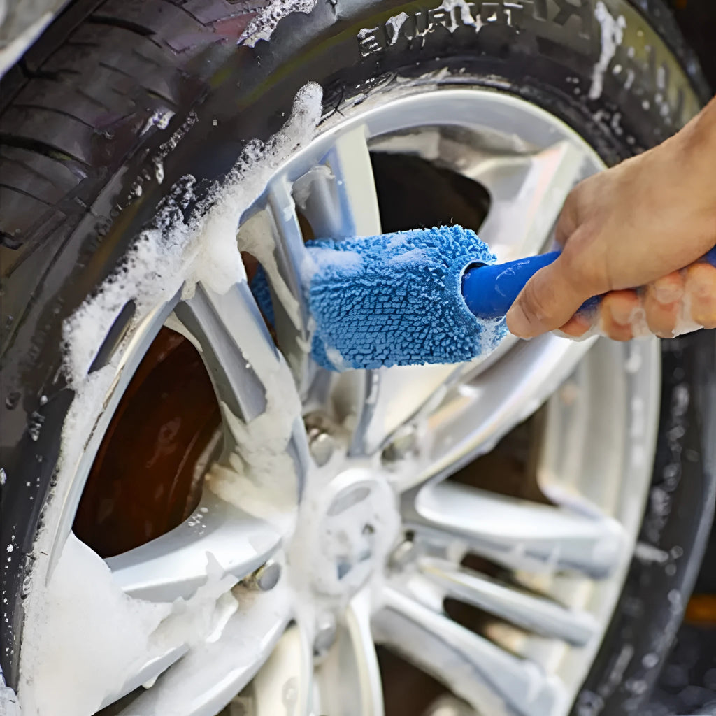 Microfiber car tire brush with long handle for cleaning wheels and hub caps