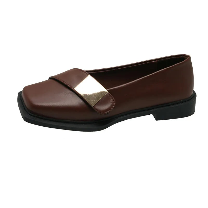 Women's square-toe flat shoes with metal buckle in artificial leather, available in beige, black, brown colours