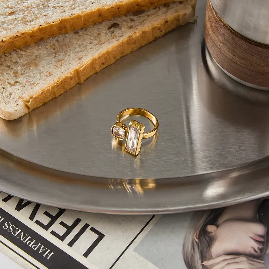 High-grade rhinestone titanium steel no fading ring for women, geometric quadrilateral shape, electroplated finish