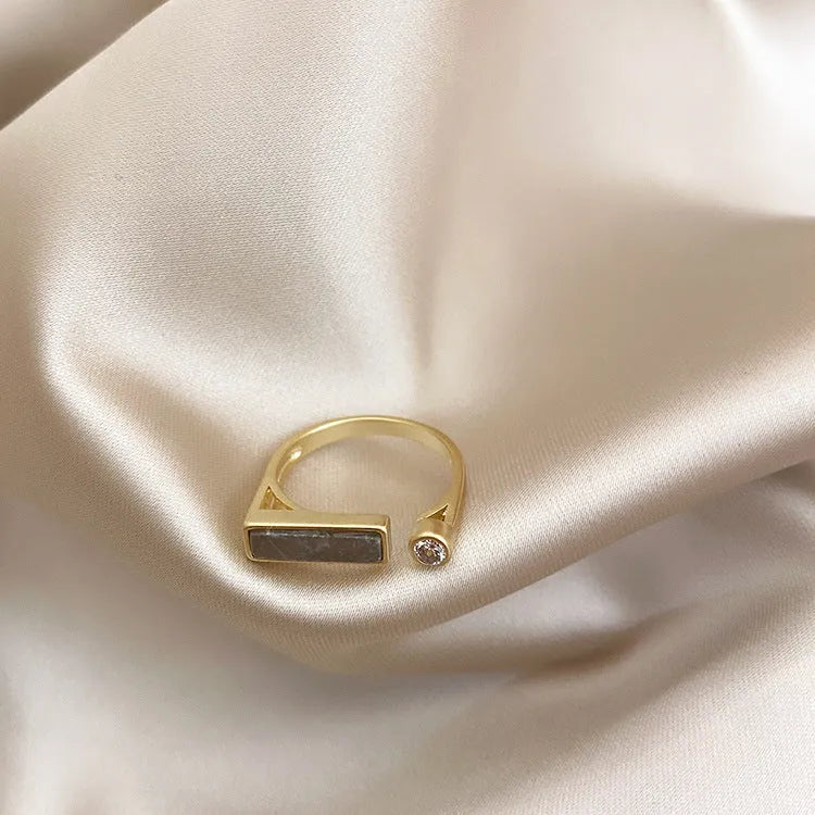 Cream zircon marble ring with true gold plating on a copper base, adjustable opening, retro geometric design