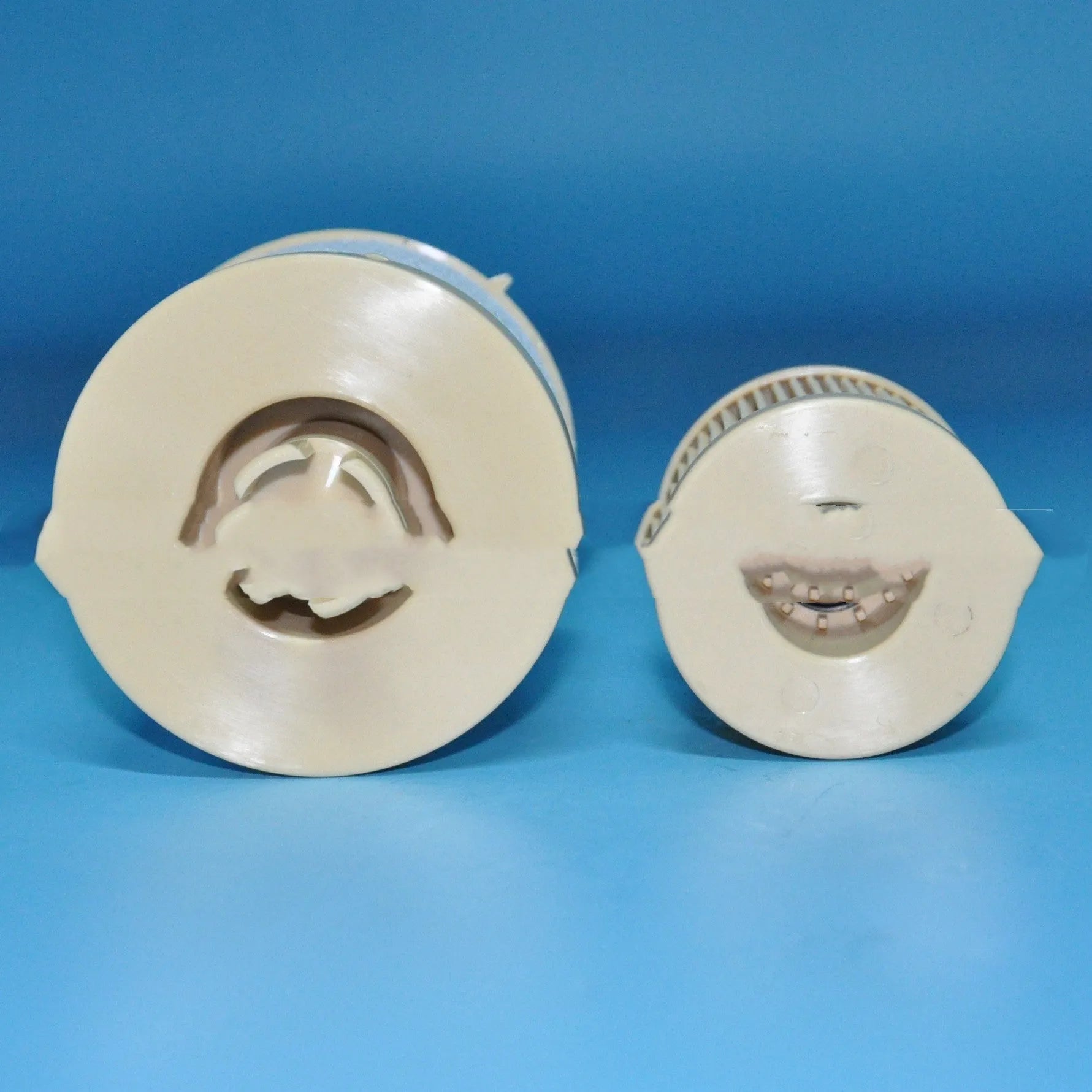 FD4616 diesel fuel filter for Ford trucks with dimensions 106mm height and 84mm diameter.