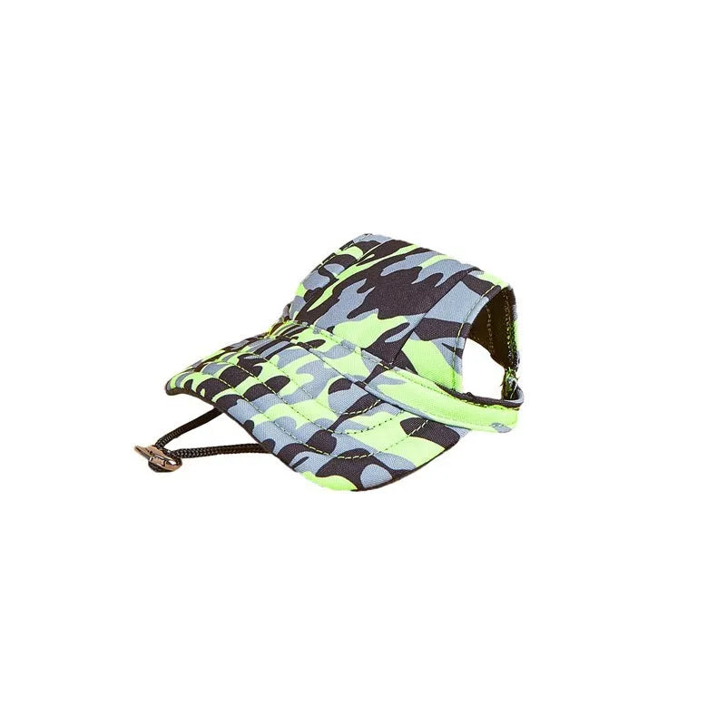 Pet baseball cap in plaid pattern on canvas, featuring a brim for sunshade, with adjustable sizing from S to XL for dogs and cats