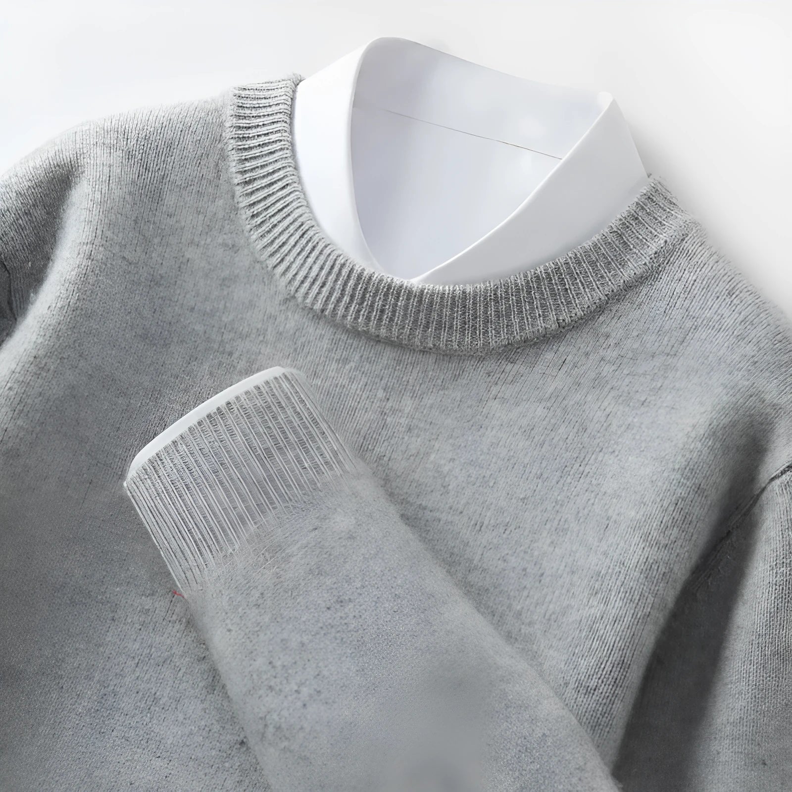 Men's round neck solid colour pullover sweater in slim fit, viscose blend, available in black