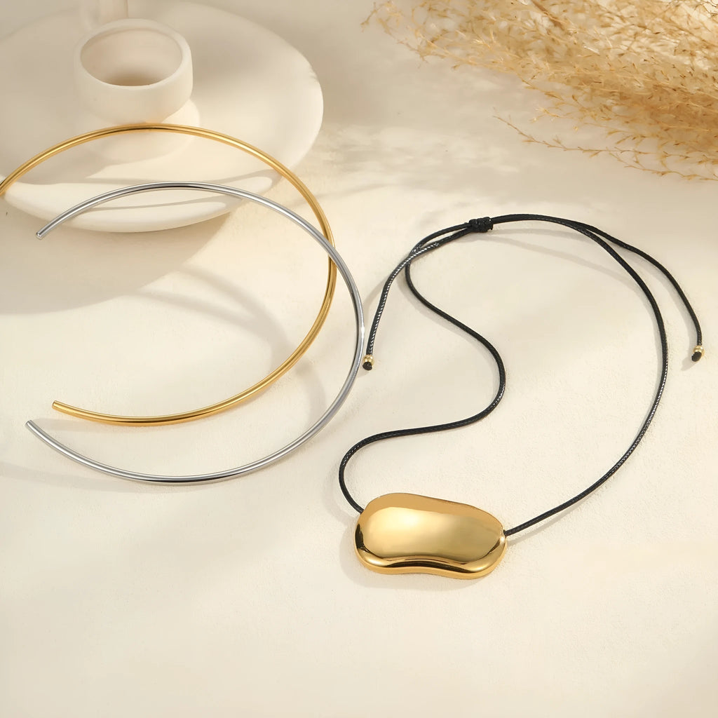 Titanium steel minimalist necklace with geometric pendant on adjustable 41-50cm chain