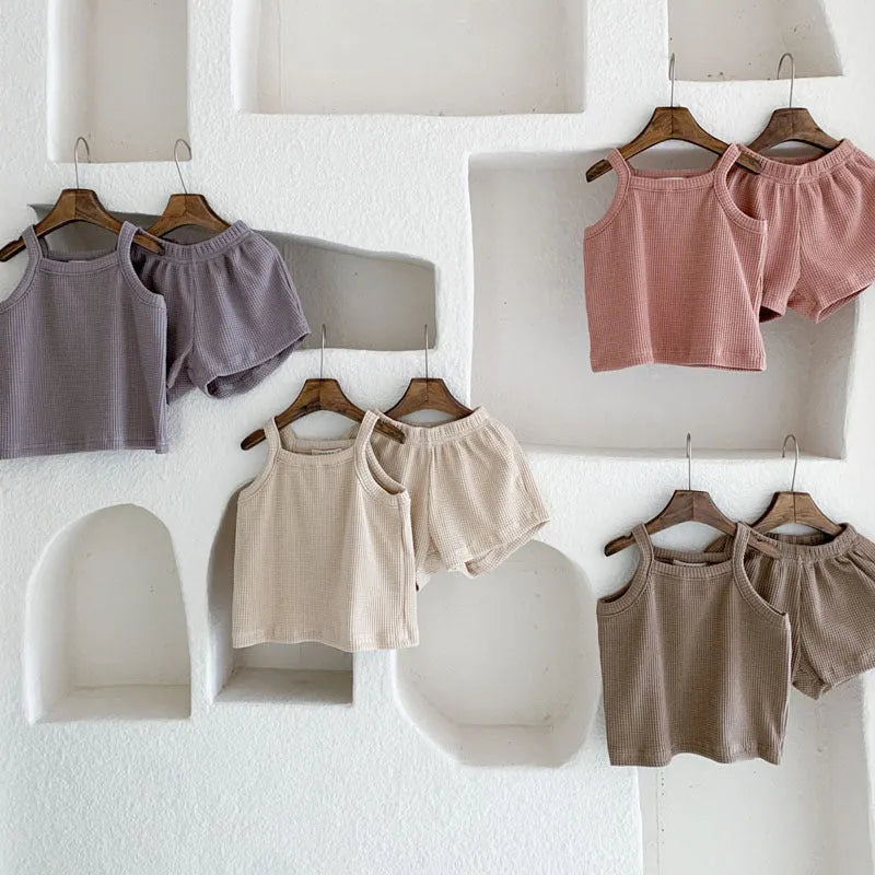 Infant thin cotton waffle suspender shorts suit in four colours, two-piece set for babies
