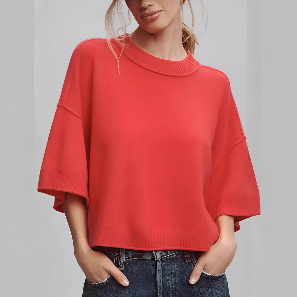 Red or white short viscose T-shirt for an exposed navel hot girl style look