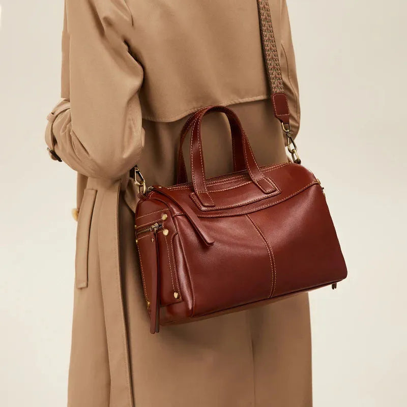 Large capacity first layer cowhide shoulder bag for middle-aged women, 27x16x19cm, horizontal square, zip compartments