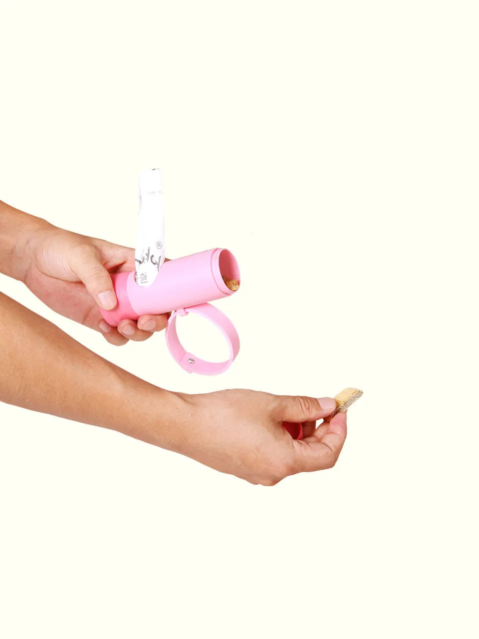 Portable pet toilet dispenser with 120 poop bags, silicone tape, 43g tank, 43mm x 47mm x 121mm, pink yellow or green