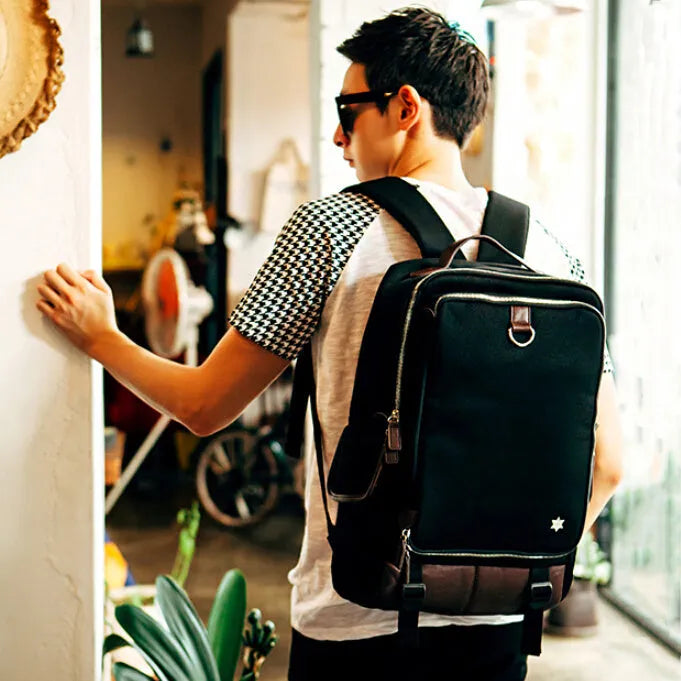 Modern men's Oxford cloth backpack in multiple colours with dimensions 30x16x46cm