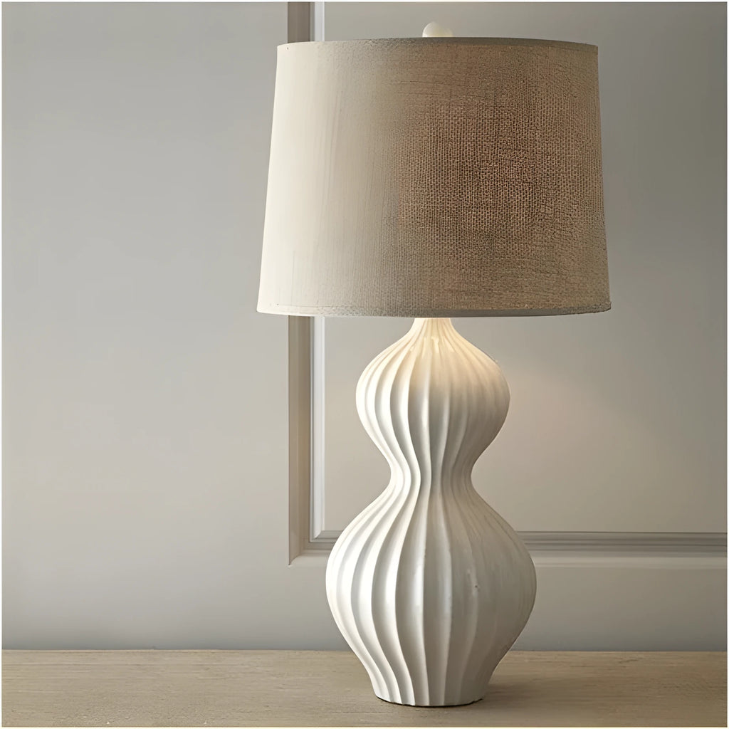 Jingdezhen ceramic table lamp with fabric shade in American country style.