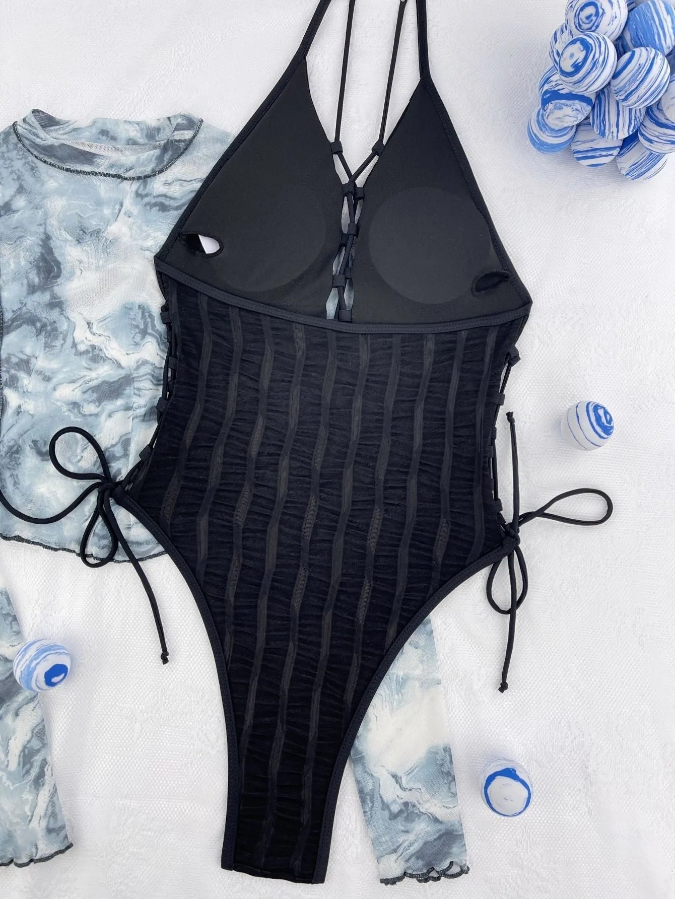 Black solid colour women's one-piece swimsuit in European bikini style