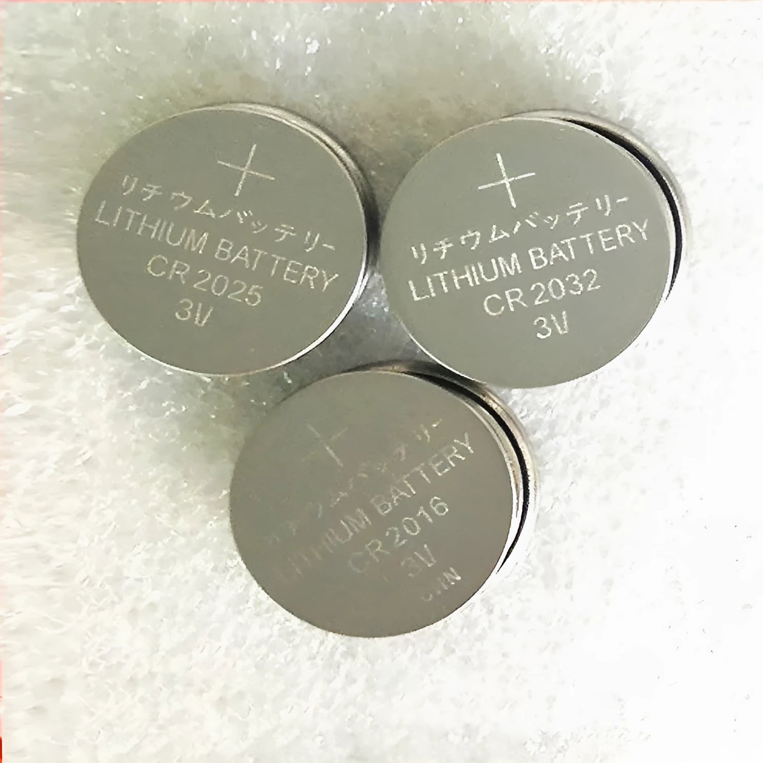 3V alkaline button battery showing CR2032, CR2025 and CR2016 model options