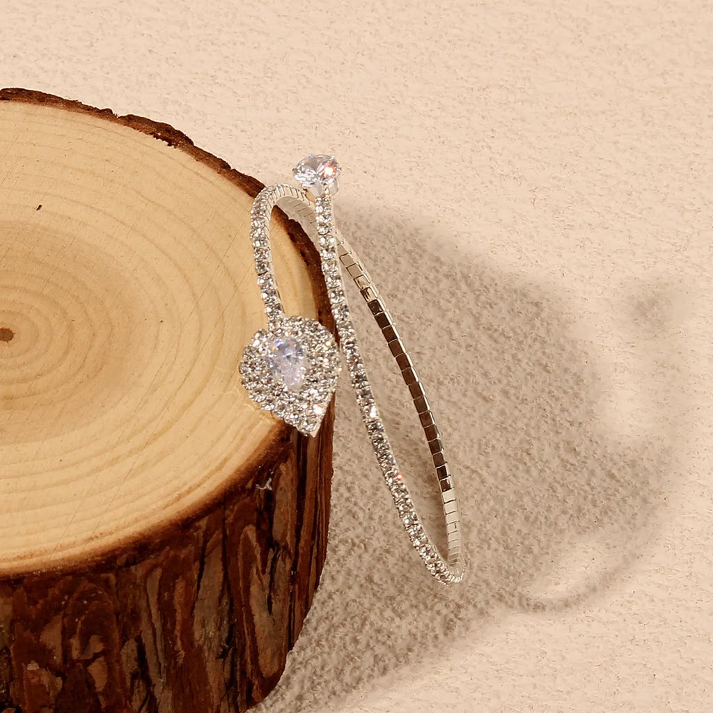 Silver metal water drop bracelet with diamond treatment and fashion OL style, single bracelet
