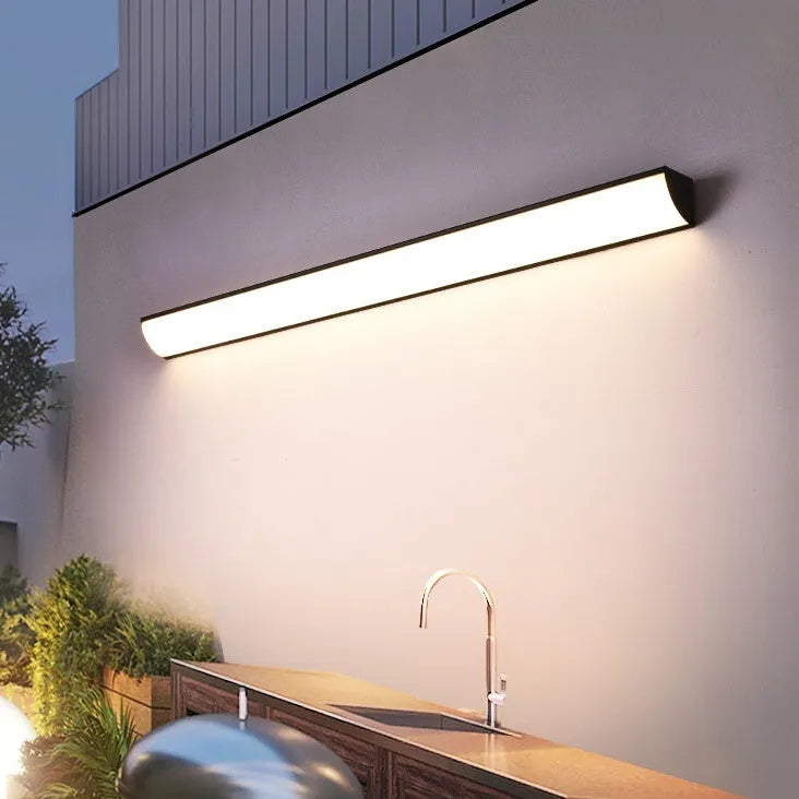 Surface-mounted outdoor sensor light waterproof aluminium strip wall lamp in black, 120cm length