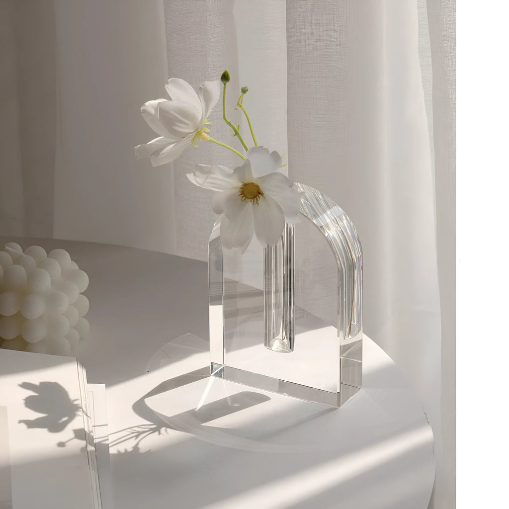 Transparent crystal vase from Solidification Series with simple modern style
