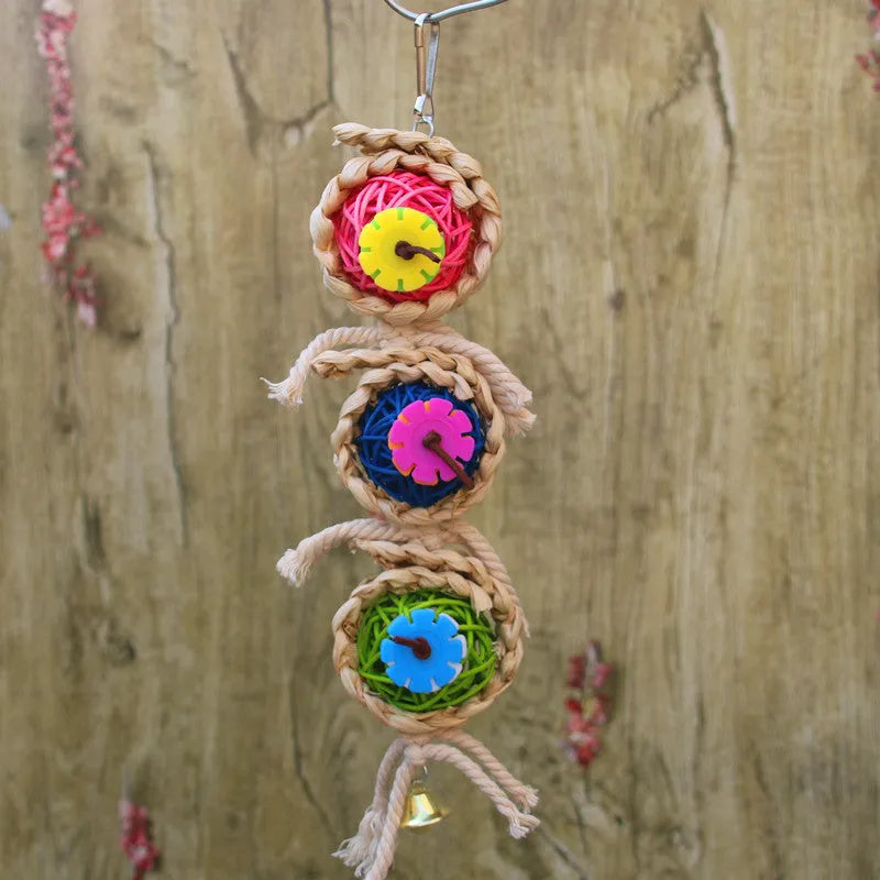 Natural luffa and vine parrot bite toy with 24cm length and 7cm width
