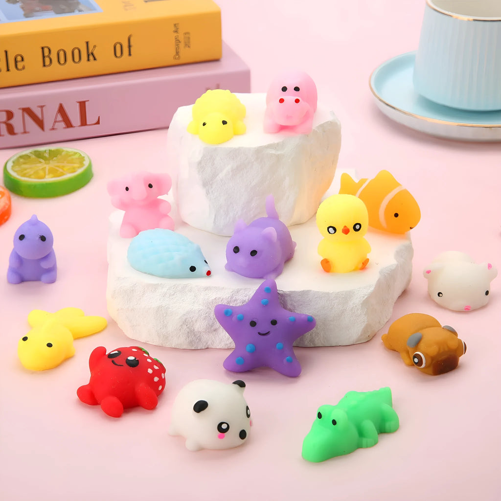 Mini cat's paw squeezing toy in Animal Little Biga colour, TPR material, soft pendant design