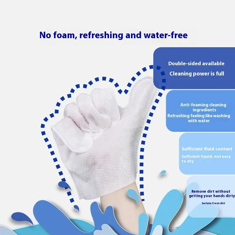 Pet bath-free cleaning gloves on a hand, non-woven fabric, for dogs