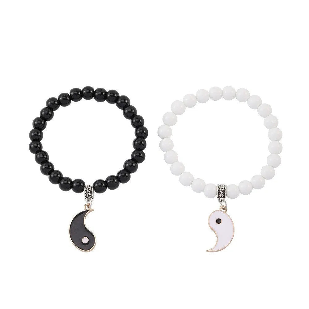 Geometric eight-diagram alloy bracelet with electroplated finish in four colour options