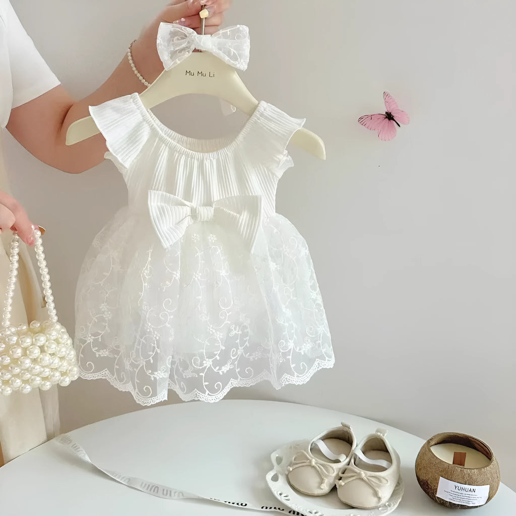 White lace baby dress with pleated skirt and butterfly flower design, suitable for 59-90cm height
