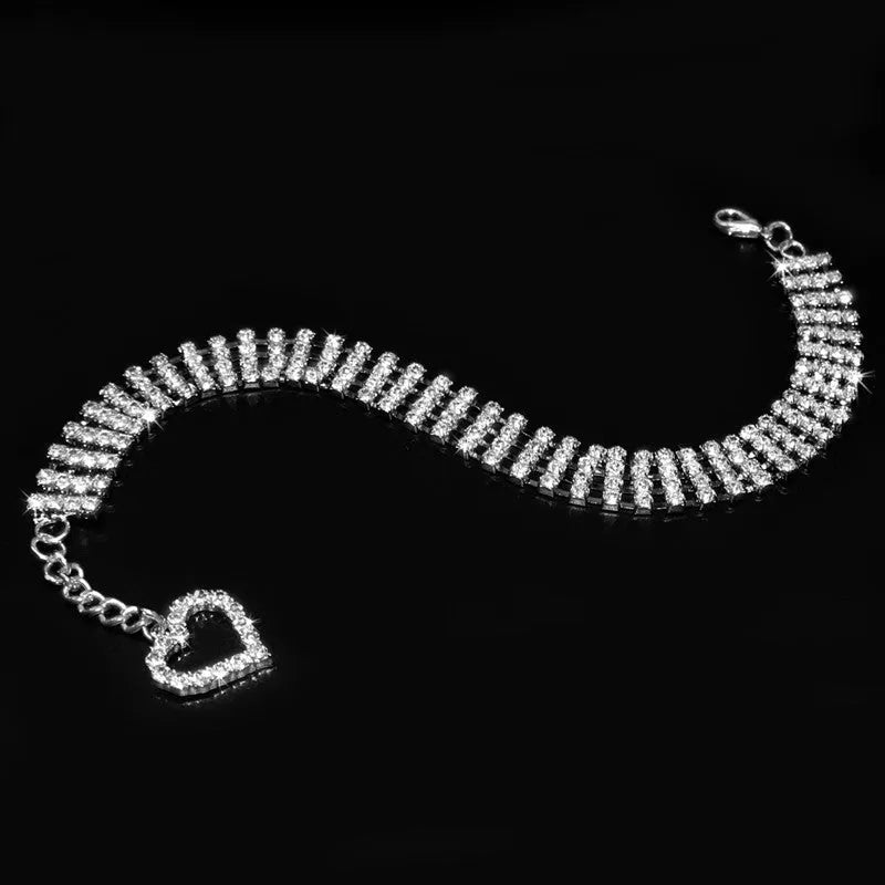 Four-row rhinestone pet collar with heart-shaped chain in white, for dogs and cats, size M with extension