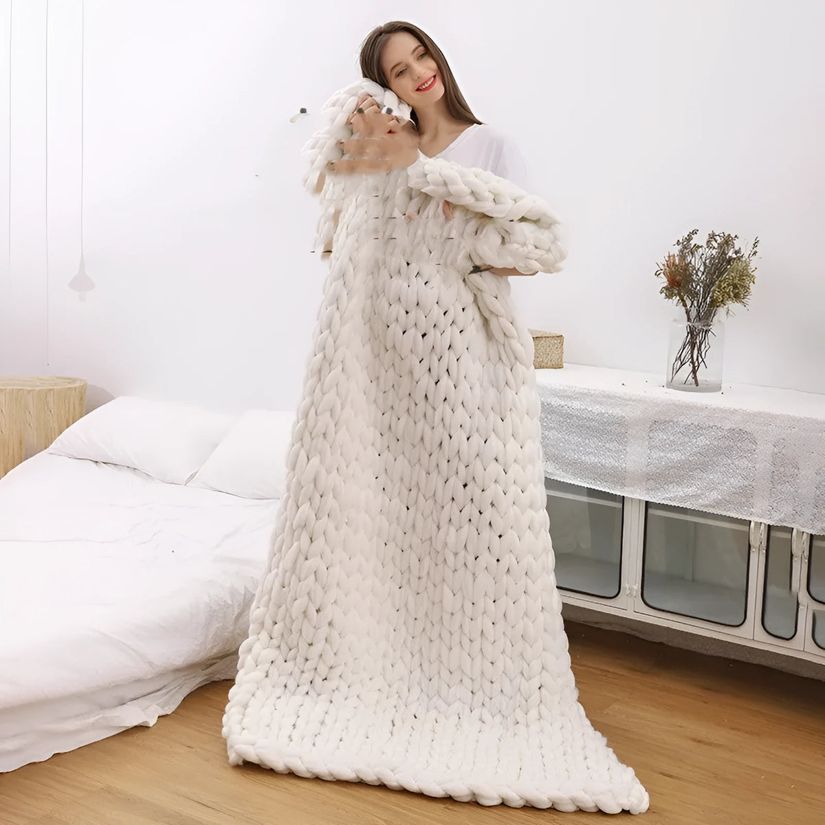 White hand-woven wool and chenille blanket, 100x200cm, 6cm thick, solid colour