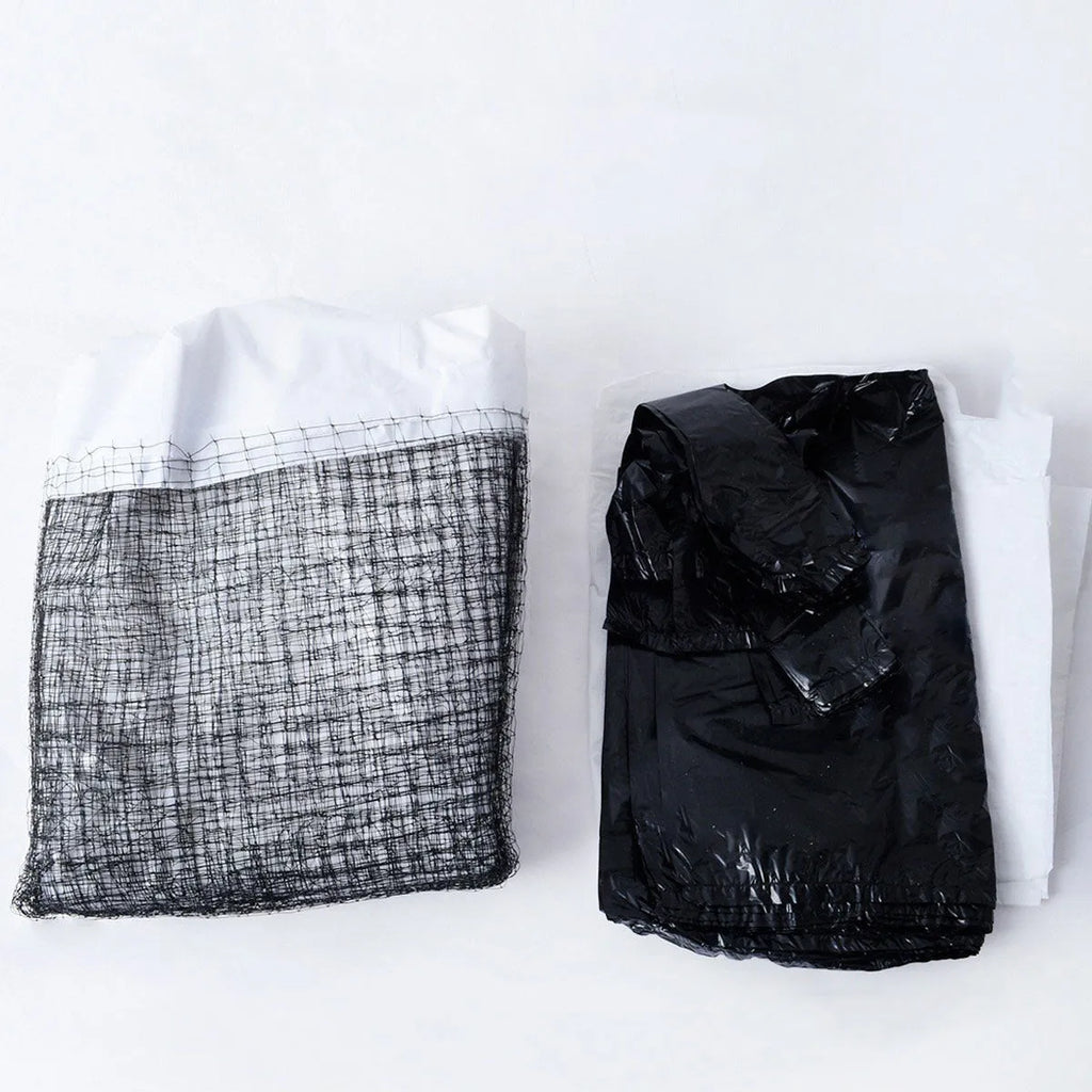 Plastic cat litter bags in S, M and L set with white mats, strainer and black garbage bags