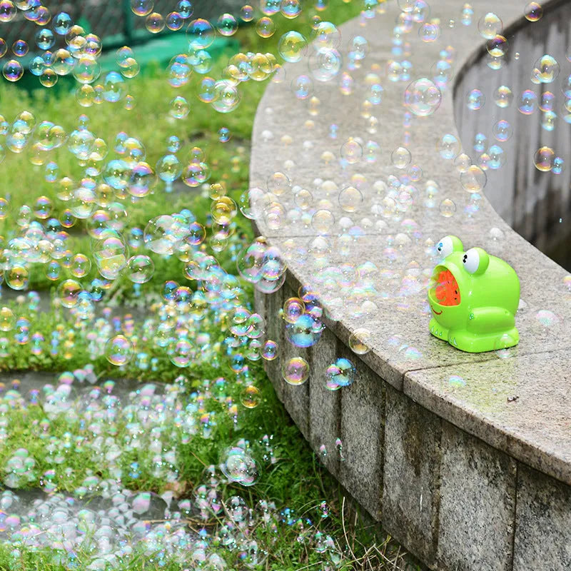 Green frog-shaped automatic bubble machine gun with lights and music for children aged 3 and above