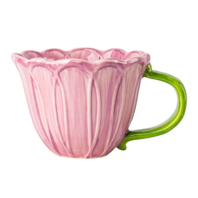 Pastoral style ceramic breakfast cup with handle, 500ml capacity, in red or purple pattern.