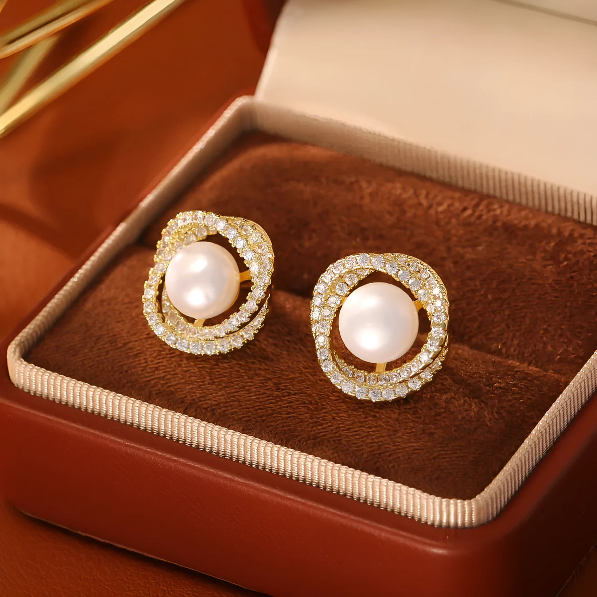 Natural pearl winding ear studs, real gold plated copper, round geometric shape for women