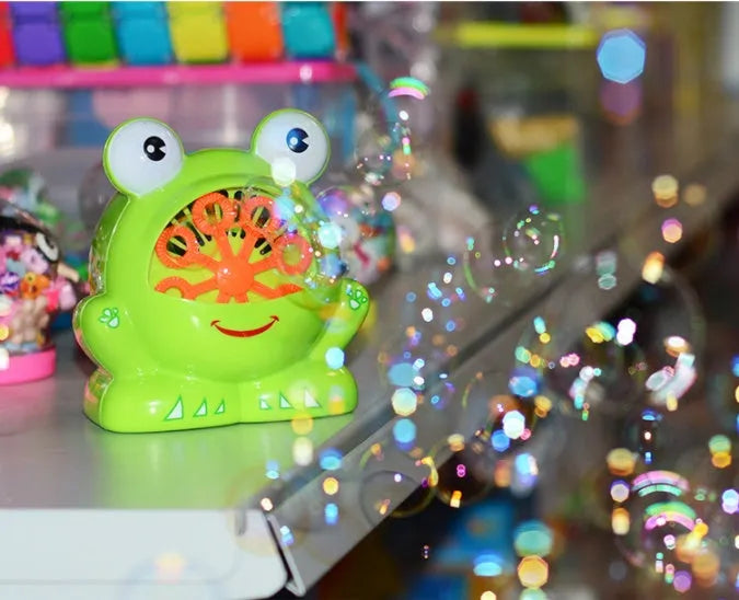 Green frog-shaped automatic bubble machine gun with lights and music for children aged 3 and above