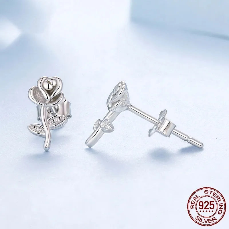 Three-dimensional rose stud earrings in S925 sterling silver, flower shape, fairy style, for women.