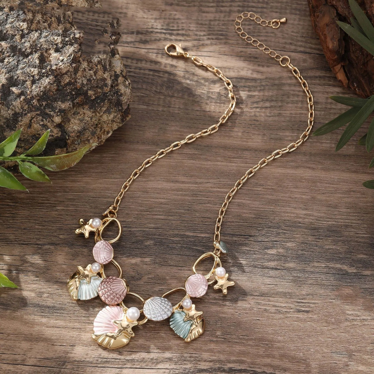 Blue shell starfish necklace with zinc alloy pendant on regular chain, 427cm circumference