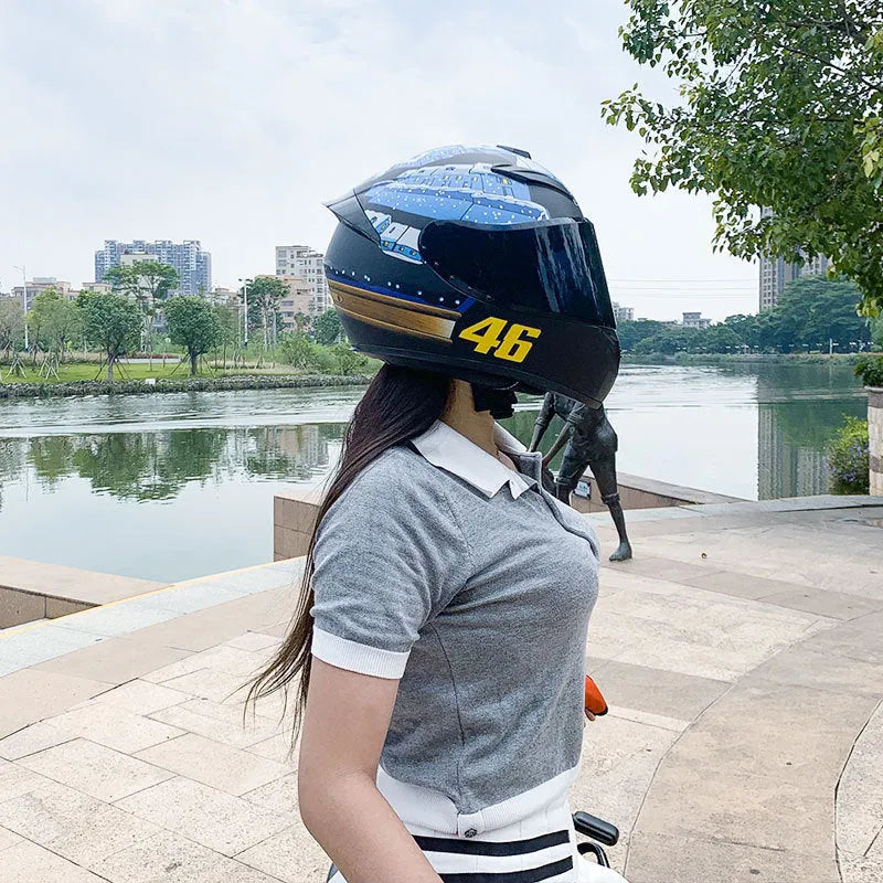 Dragon colour ABS plastic motorcycle helmet for men and women, shown in a large size range.
