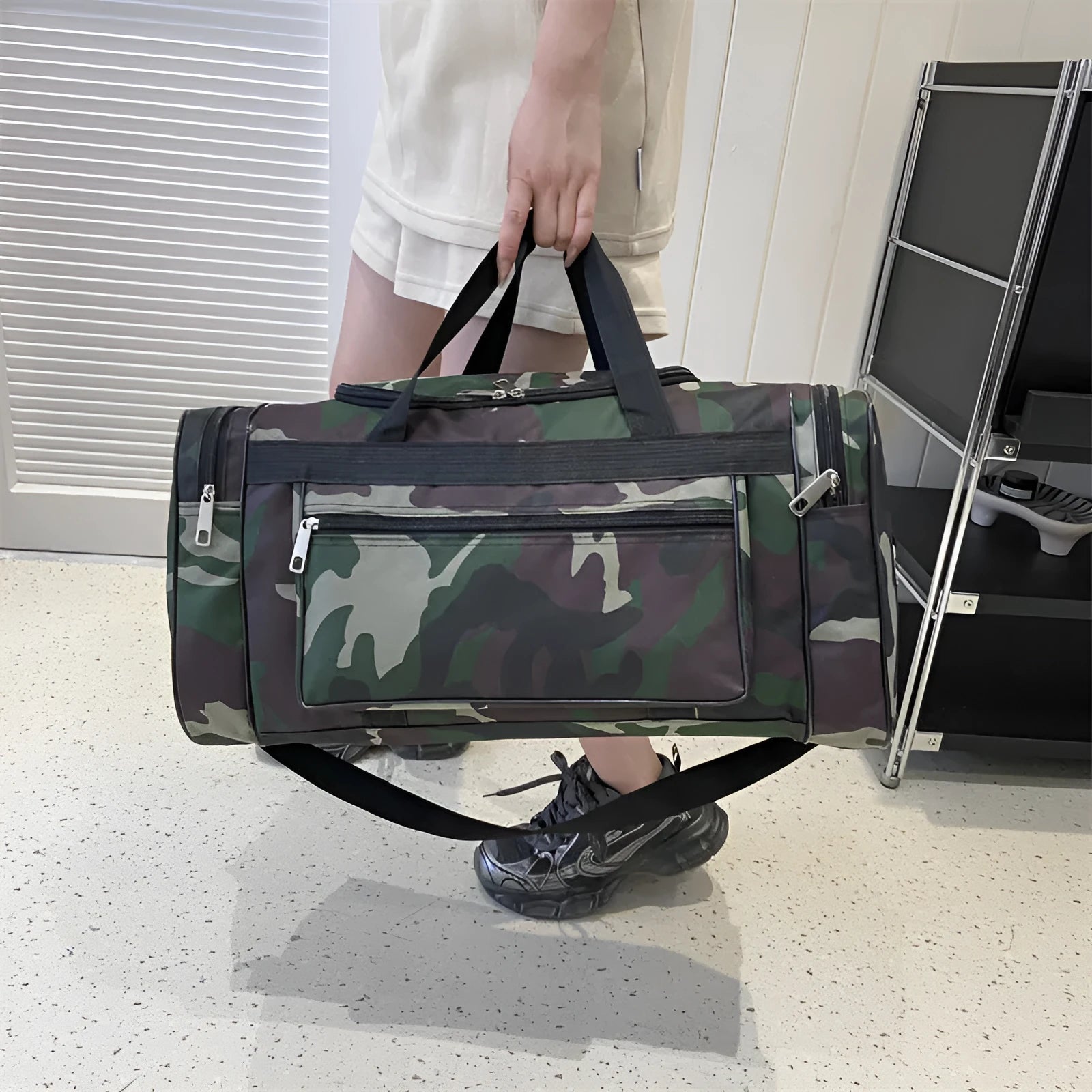 Camouflage pattern waterproof luggage bag with below 20-litre capacity and striped polyester lining