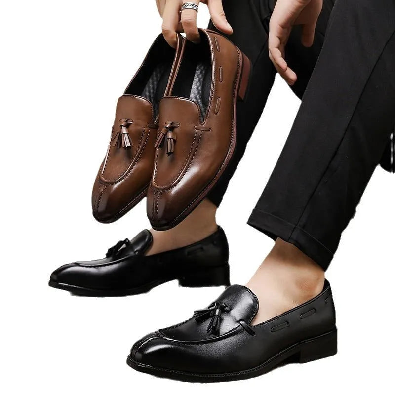 Men's black PU leather tassel shoes with tall crown upper for formal wear