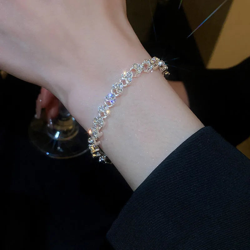 Love Personalized Bracelet for Women Silver Heart Shape Fashion inlaid Zircon Travel Commemoration Gift Metal Women's Bracelet