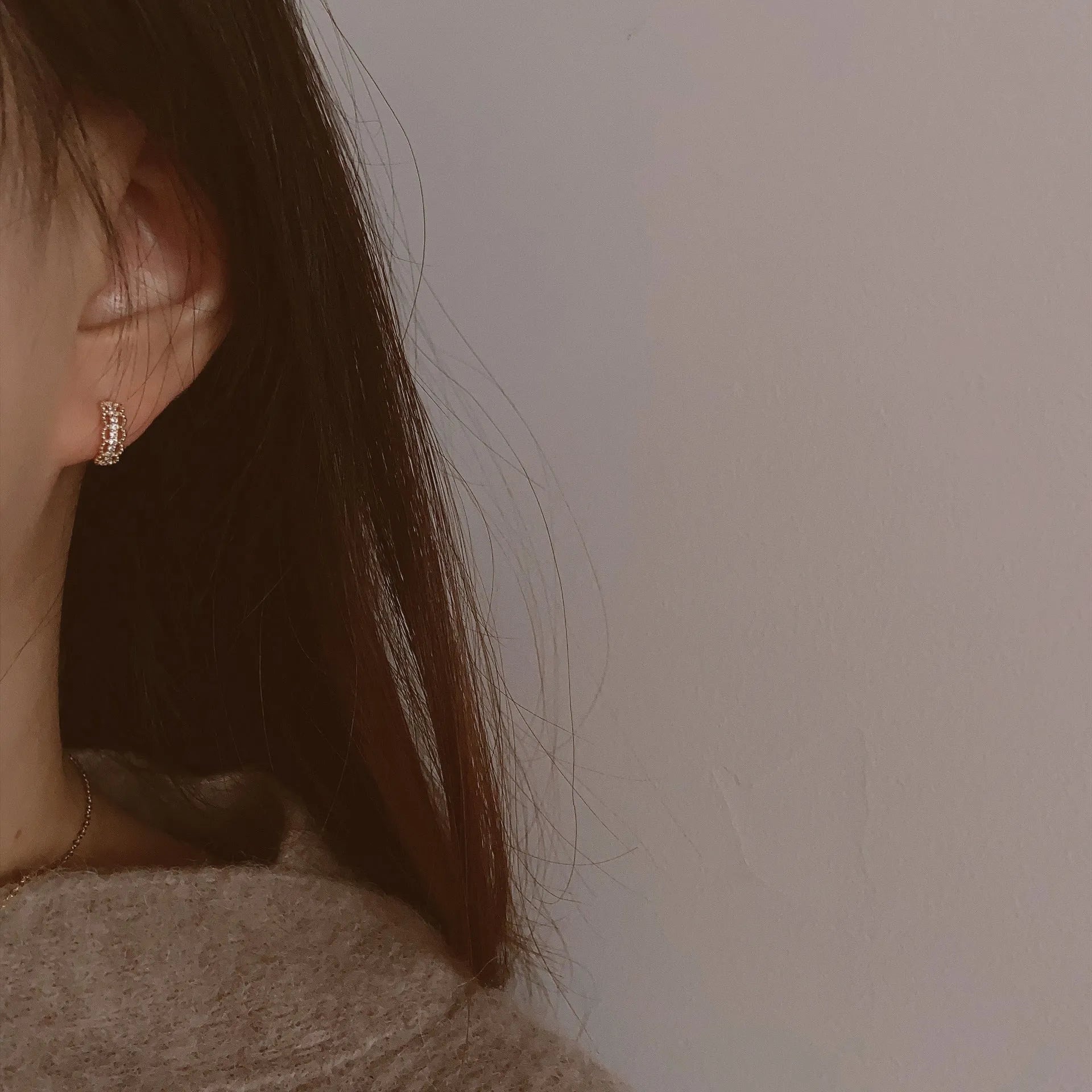 Small silver lace earrings with clip fastening in gold or platinum colour options