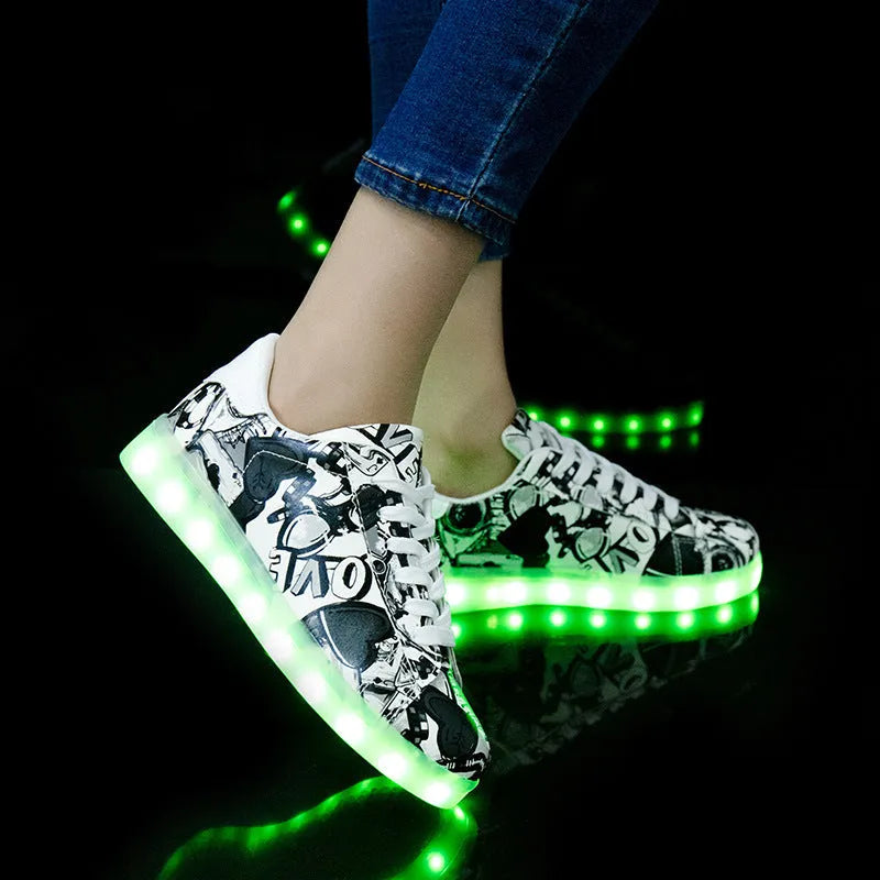 Unisex fluorescent sneakers in black or green with breathable PU upper and non-slip rubber sole