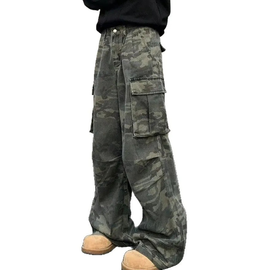 Men's loose-fit camouflage cargo trousers with multiple pockets on a washed cotton-polyester fabric.