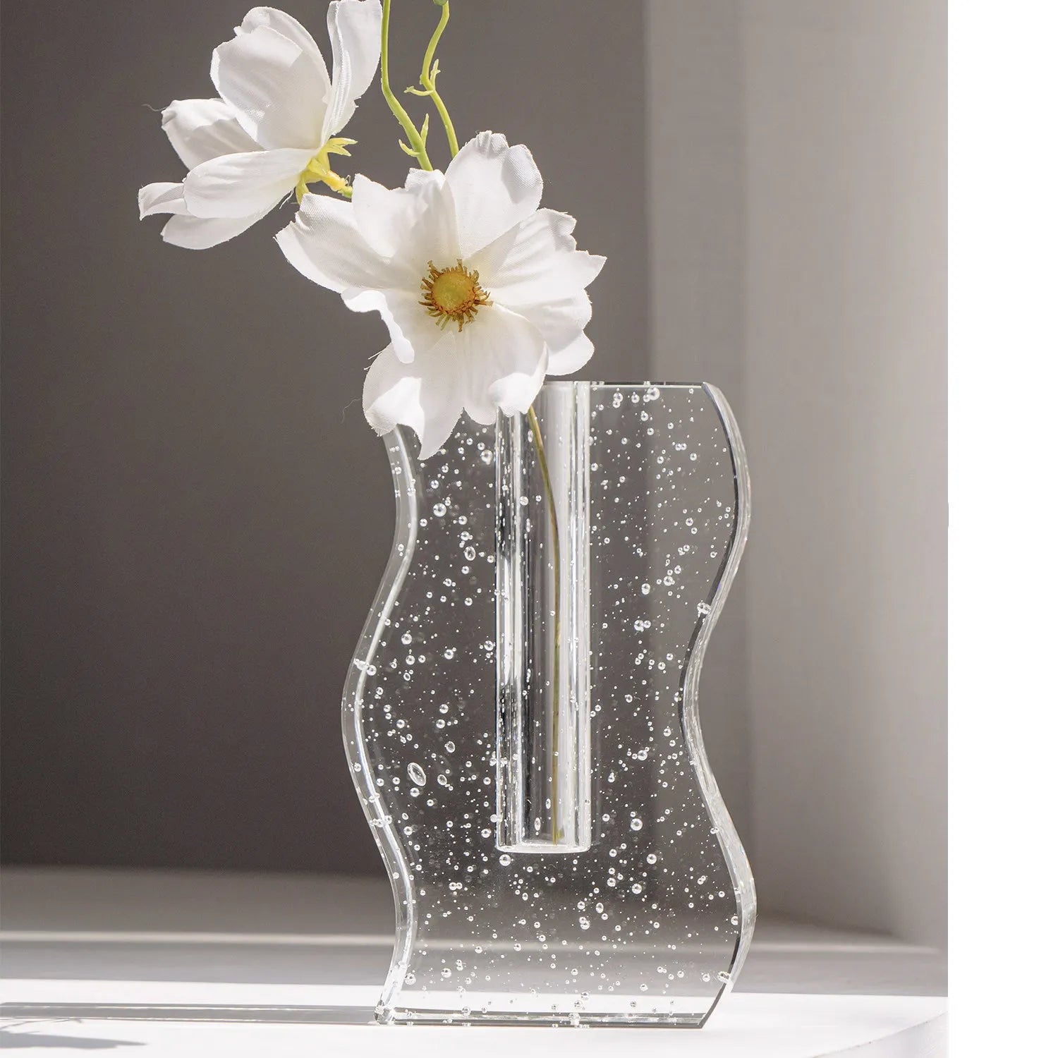 Transparent crystal vase from Solidification Series with simple modern style