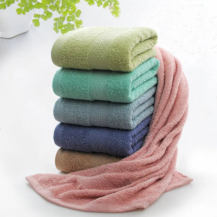 Thickened bath beach towel in seven colour options made from 80% cotton 20% polyester blend