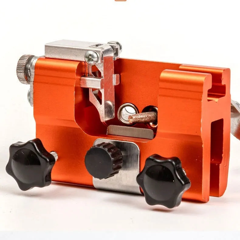 Hand cranking chain sharpener with three silicon carbide grinding heads for portable manual chain grinding