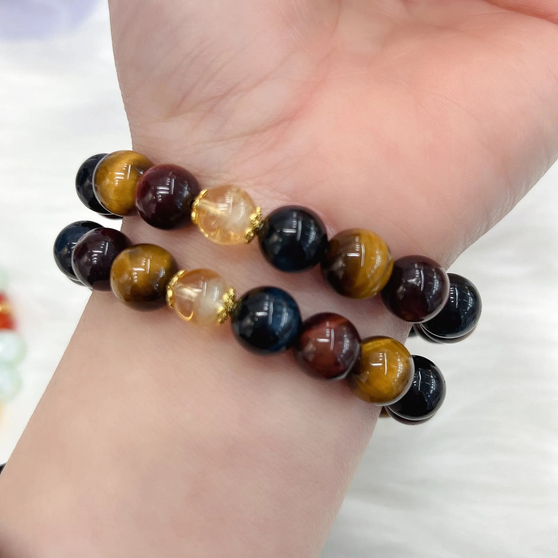 Tiger eye natural stone bracelet with loose round beads on 18cm chain