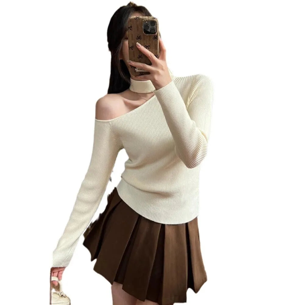Solid colour slant shoulder bottoming sweater in slim fit polyester knit, available in black apricot red brown free size